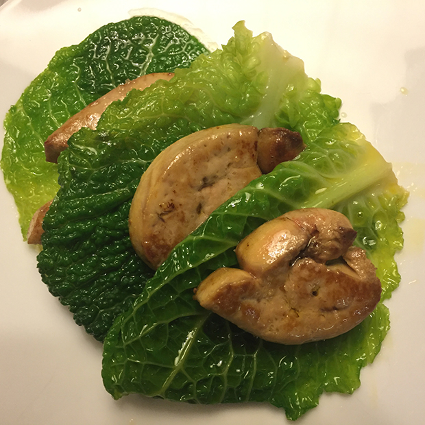 Mon feuille à feuille de chou de Milan au foie gras poêlé Mon feuille à feuille de chou de Milan au foie gras poêlé